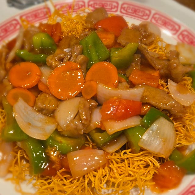 Tomato Beef Pan-fried Noodle 番茄牛肉煎麵.