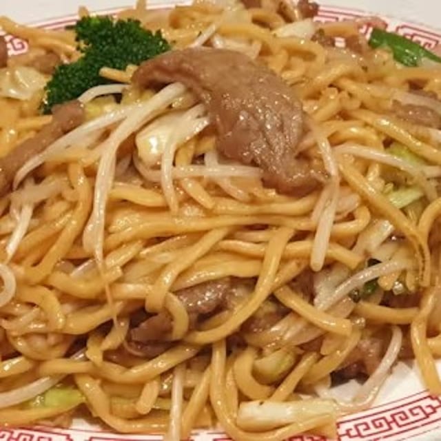 Beef Chow Mein / 牛肉炒麵.
