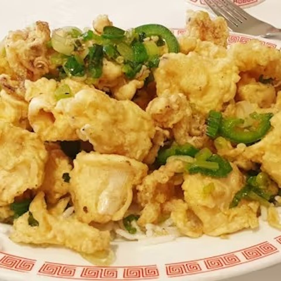 Crispy Calamari: A Cantonese Delight