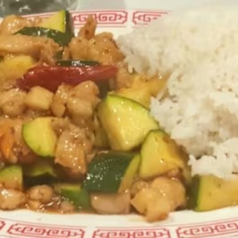 Savor Our Lunch Delights