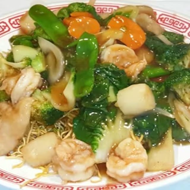 Seafood Combo Pan-Fried Noodles / 海鮮煎麵.