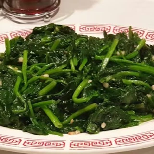 Wok Fried Spinach with Garlic / 清炒菠菜.