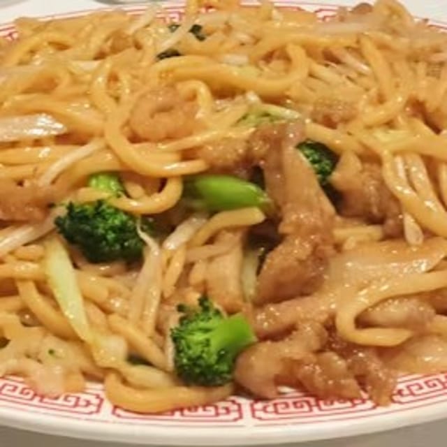 Pork Chow Mein / 豬肉炒麵.