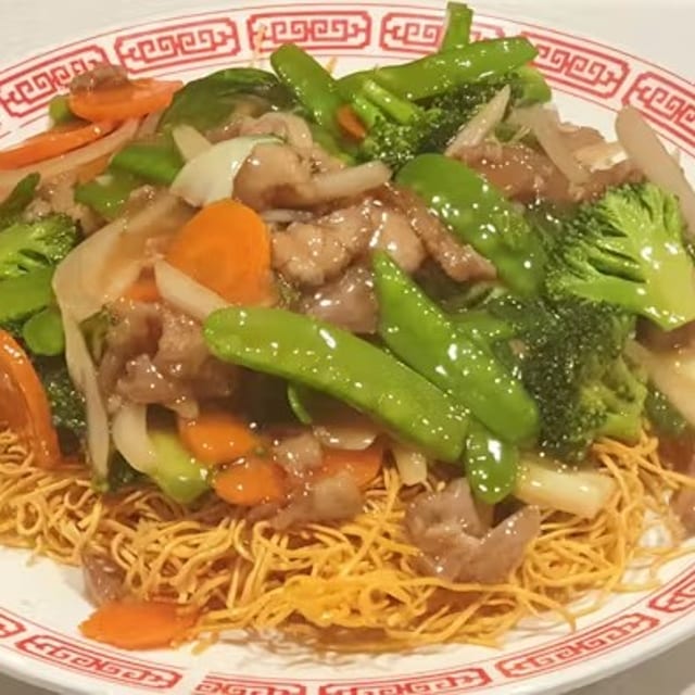 Beef Pan-Fried Noodles / 牛肉煎麵.