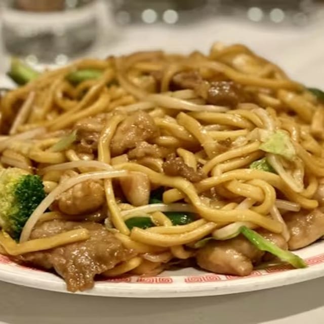 Special Chow Mein / 什錦炒麵.