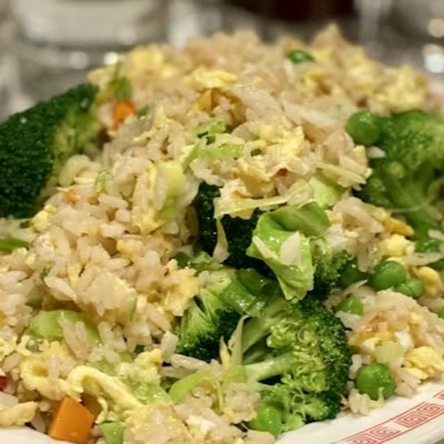 Veggie Fried Rice / 蔬菜炒飯.
