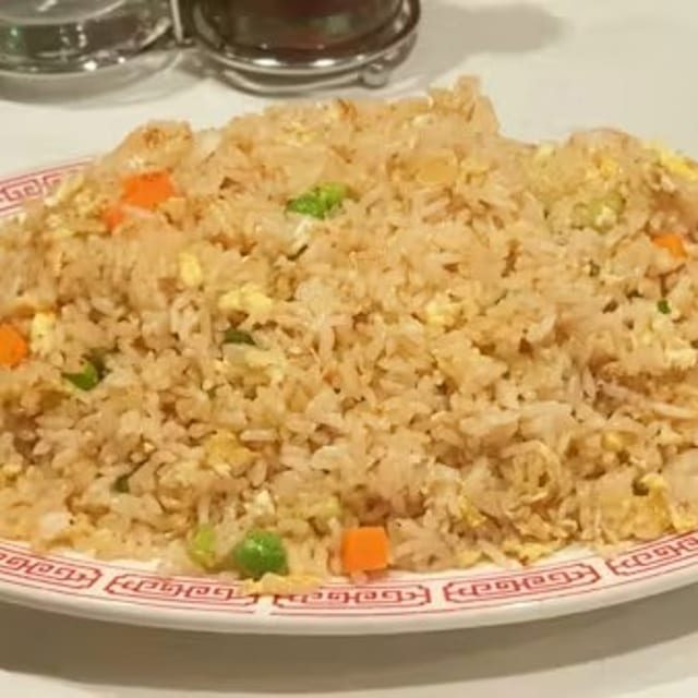 Garlic Fried Rice / 大蒜炒飯.